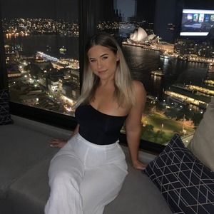 Meet your Posher, Kayley